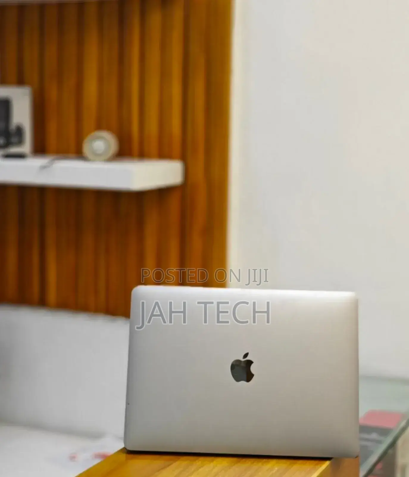 New Laptop Apple MacBook Pro 2019 16GB Intel Core I5 SSD 1T
