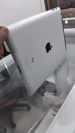 New Apple iPad 3 Wi-Fi + Cellular 32 GB Silver