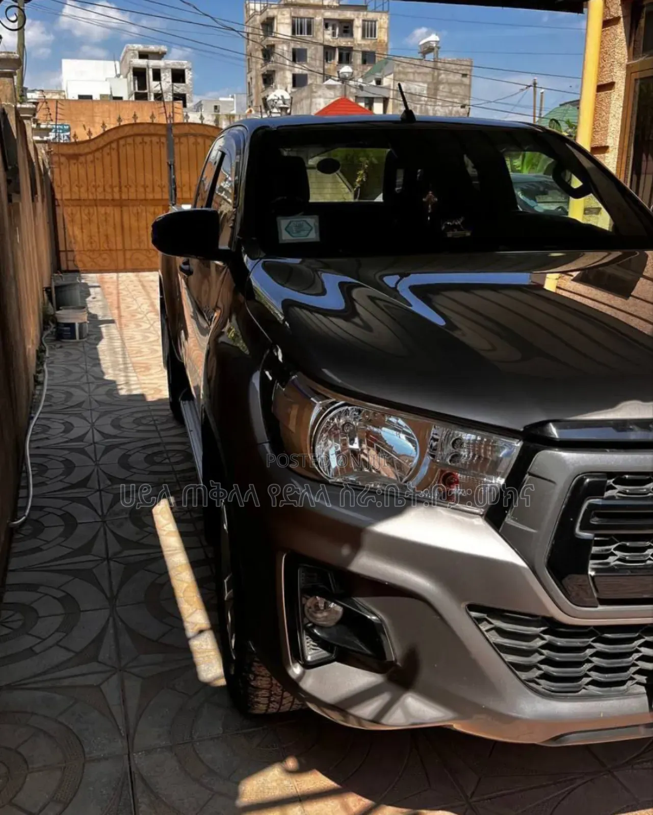 Toyota Hilux 2020 Gold
