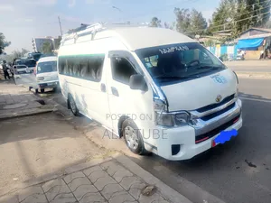 Toyota HiAce SV Premium 2013 White