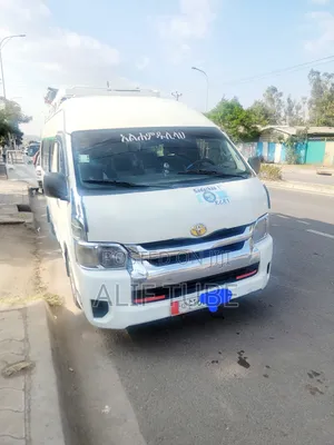Toyota HiAce SV Premium 2013 White