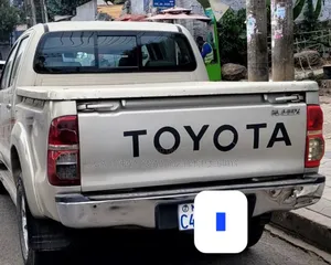 Toyota Hilux 2014 Gold