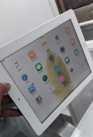 New Apple iPad 3 Wi-Fi + Cellular 32 GB Silver