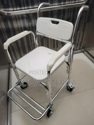 Photo - Shower Commode Chair With Wheels宦螉toilet Chair外€Equipped With a Bucket