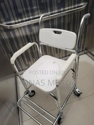 Photo - Toilet/Commode Chair鉆田portable Cover Bucket. 4 Wheels฿畚potty Chair