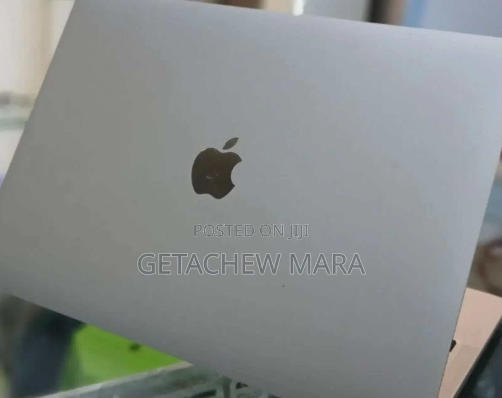 New Laptop Apple MacBook Pro 2022 M2 8GB Intel SSD 256GB