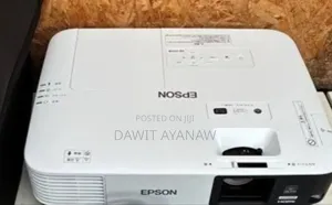 Photo - Epson Projector 2250u