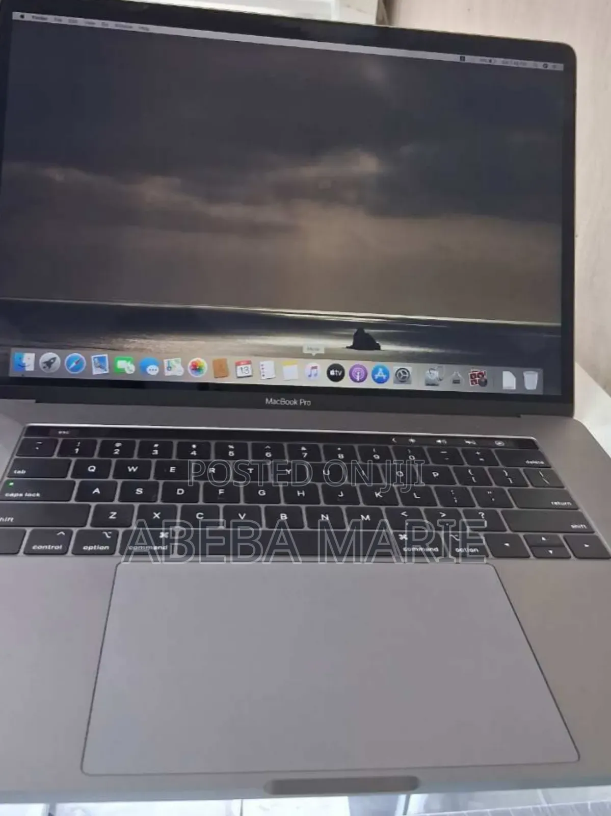 New Laptop Apple MacBook Pro 2019 16GB Intel Core I7 SSD 512GB