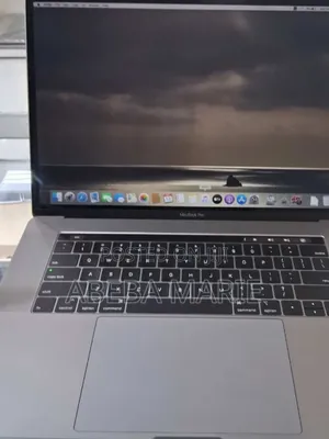 New Laptop Apple MacBook Pro 2019 16GB Intel Core I7 SSD 512GB
