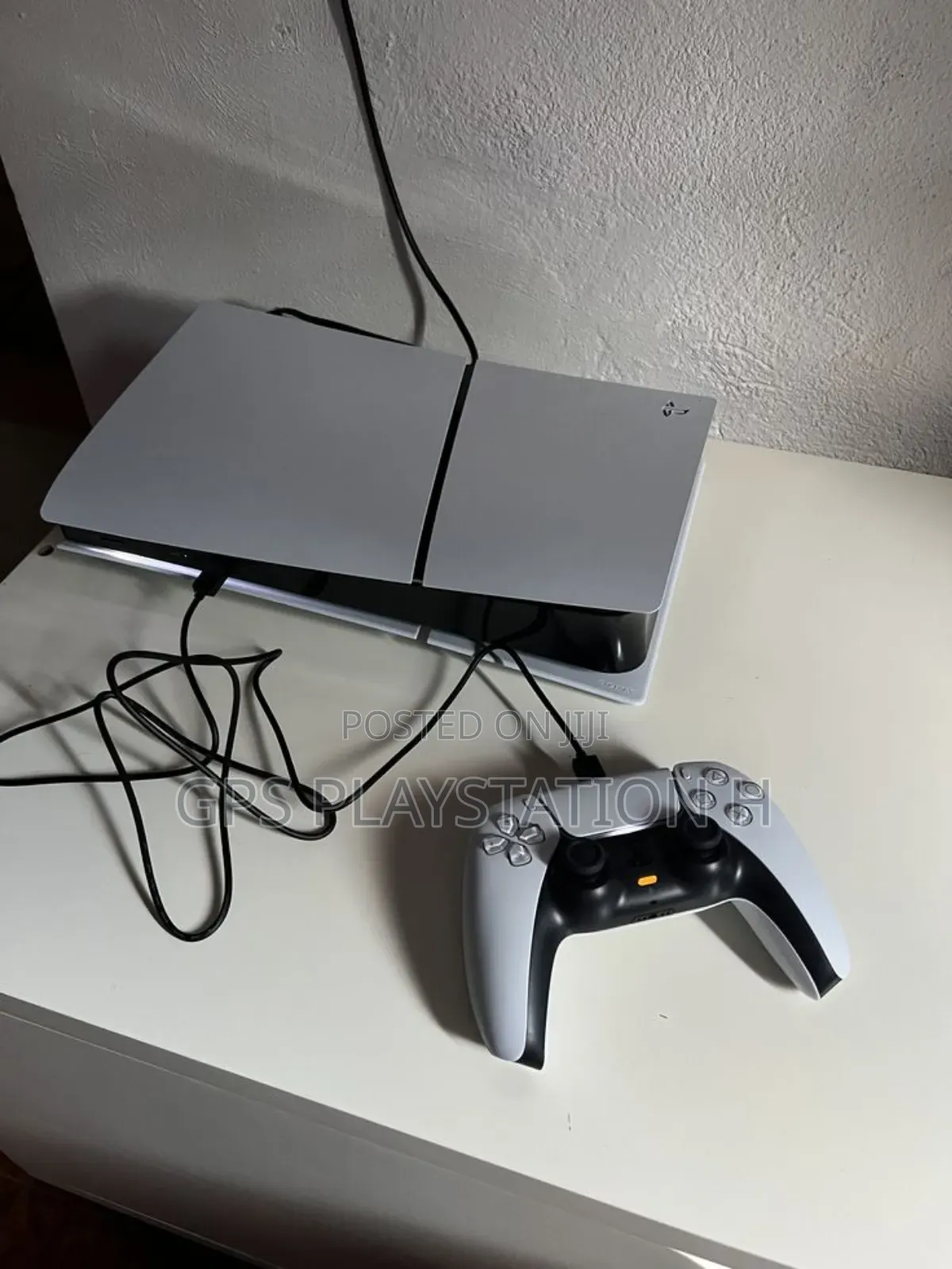 Playstation 4 Slim Model 1000gigabyte