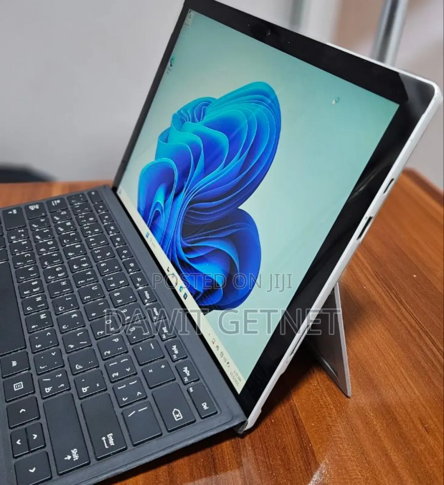 New Laptop Microsoft Surface Pro 7 8GB Intel Core I5 SSD 128GB