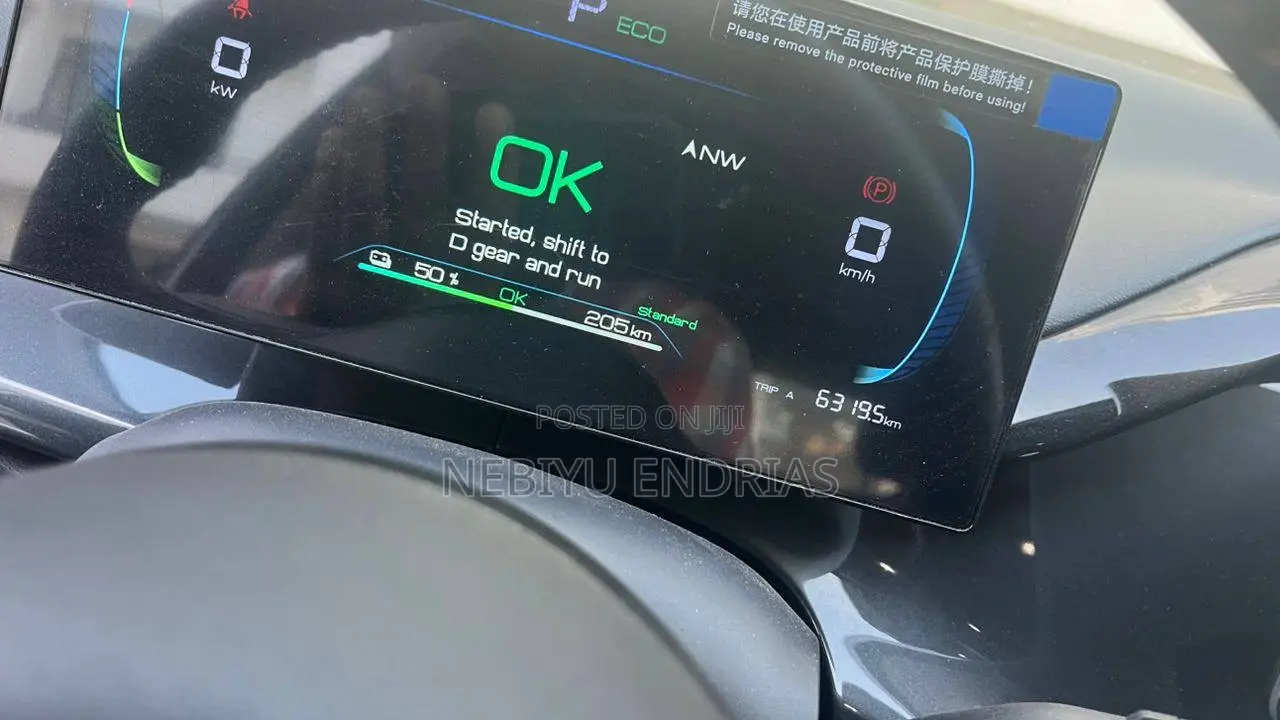 BYD E2 43 kWh 94 hp FWD 2025 Gray