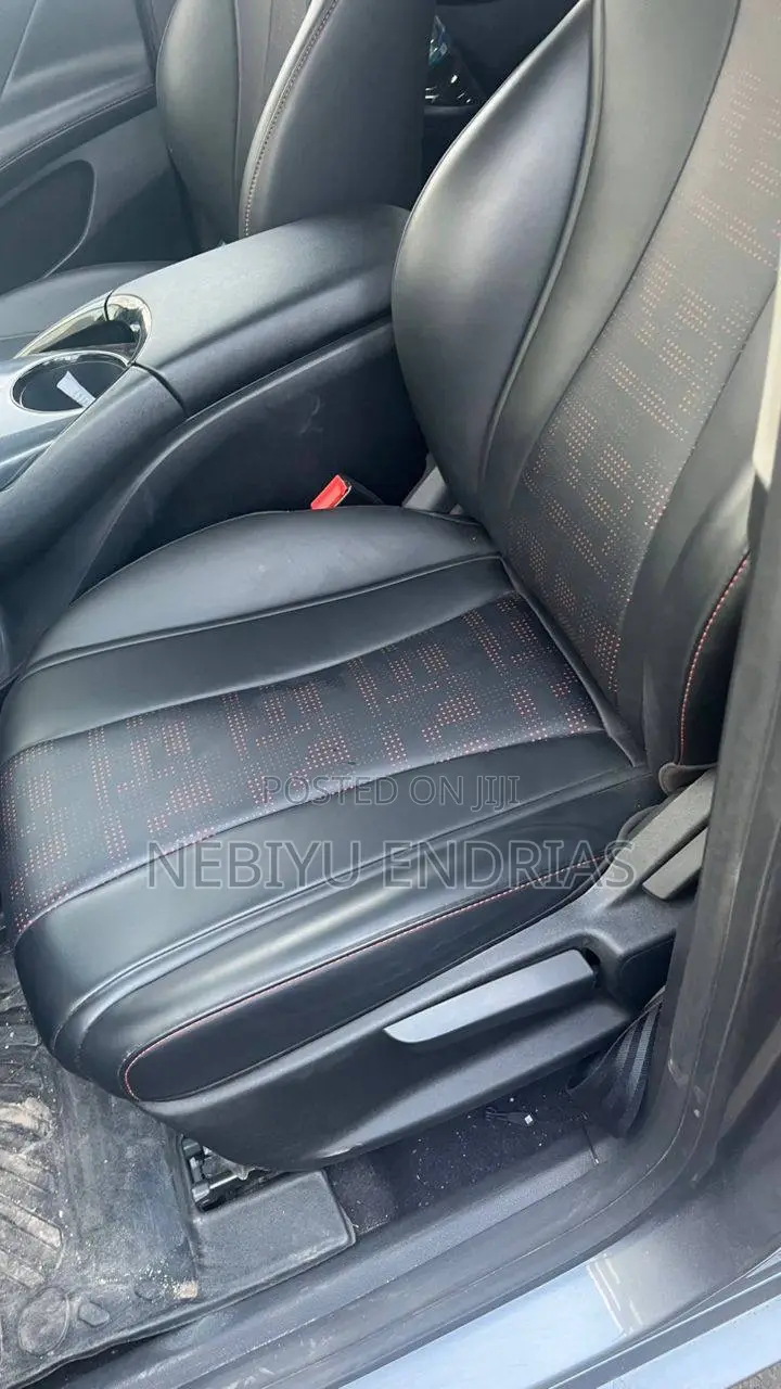 BYD E2 43 kWh 94 hp FWD 2025 Gray