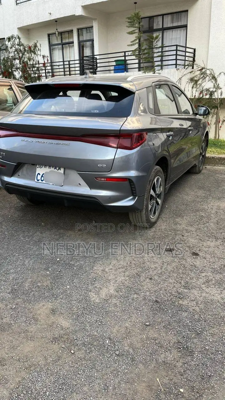BYD E2 43 kWh 94 hp FWD 2025 Gray