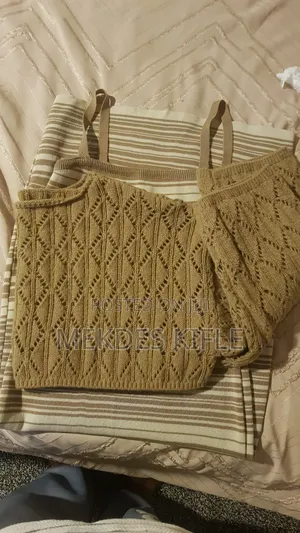 Women's Fasion Cloths on Hand