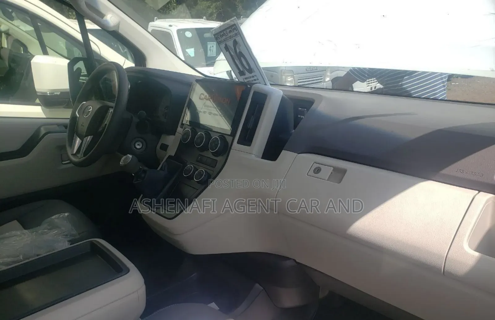 Toyota HiAce 2022 White