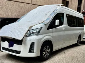 Toyota HiAce 2022 White