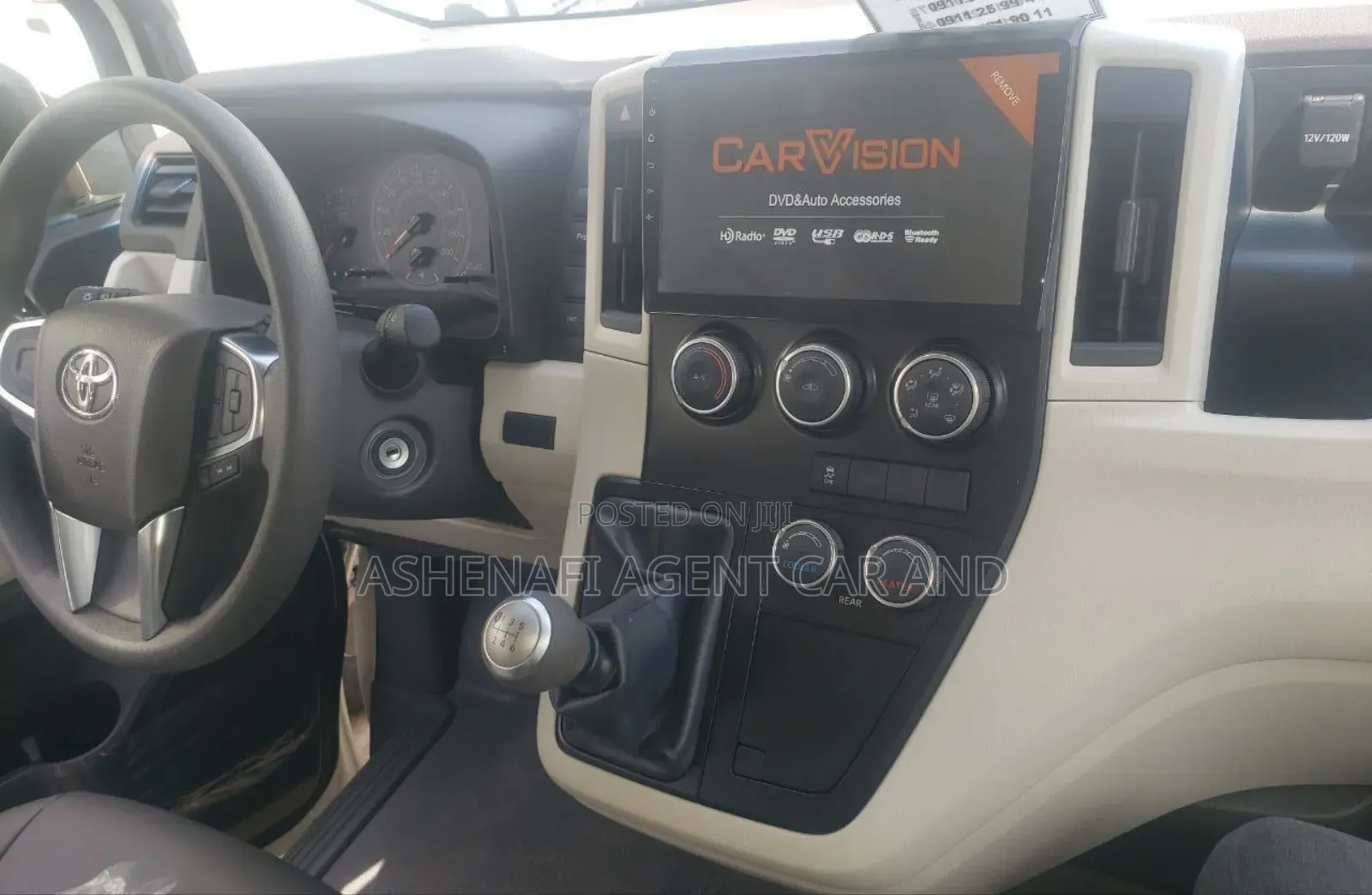 Toyota HiAce 2022 White