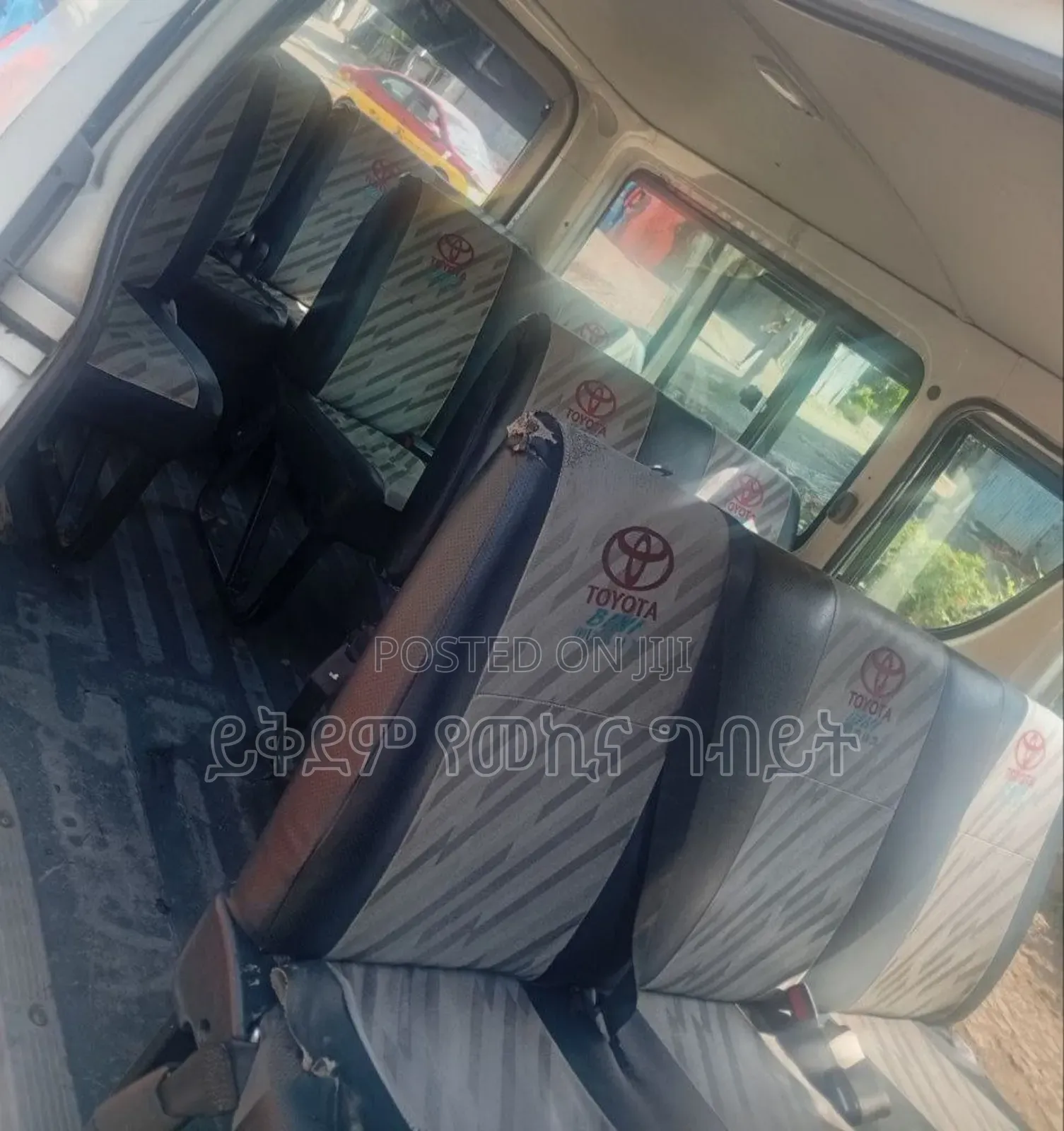 Toyota HiAce 2007 White