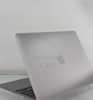 New Laptop Apple MacBook Pro 2022 M2 8GB Apple M2 SSD 256GB