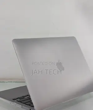 New Laptop Apple MacBook Pro 2022 M2 8GB Apple M2 SSD 256GB