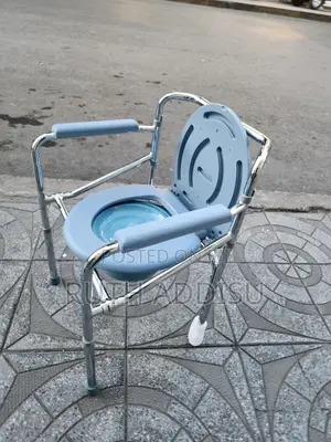 Photo - Commode Chair鳵的toilet Chair痛哭commode Chair奔馳toilet Chair癲馬commode Chai