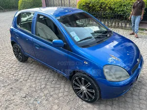 Toyota Vitz 2001 Blue