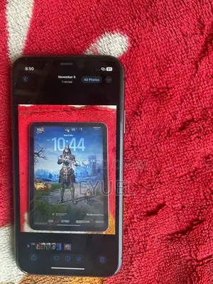 Photo - Apple iPhone 11 64 GB Black