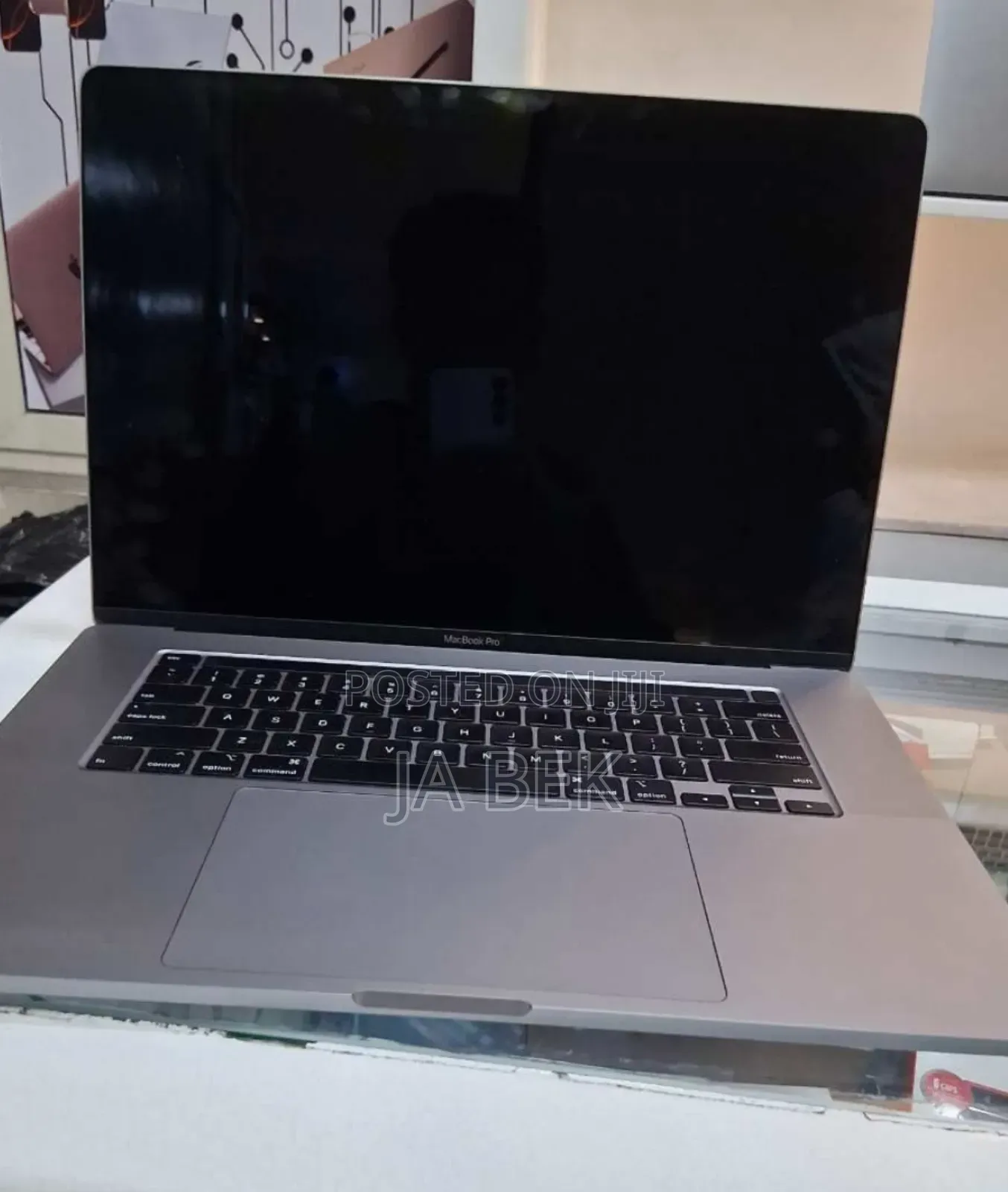 New Laptop Apple MacBook Pro 2019 32GB Intel Core I7 SSD 1T