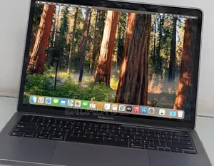 New Laptop Apple MacBook Pro 2022 M2 8GB SSD 256GB