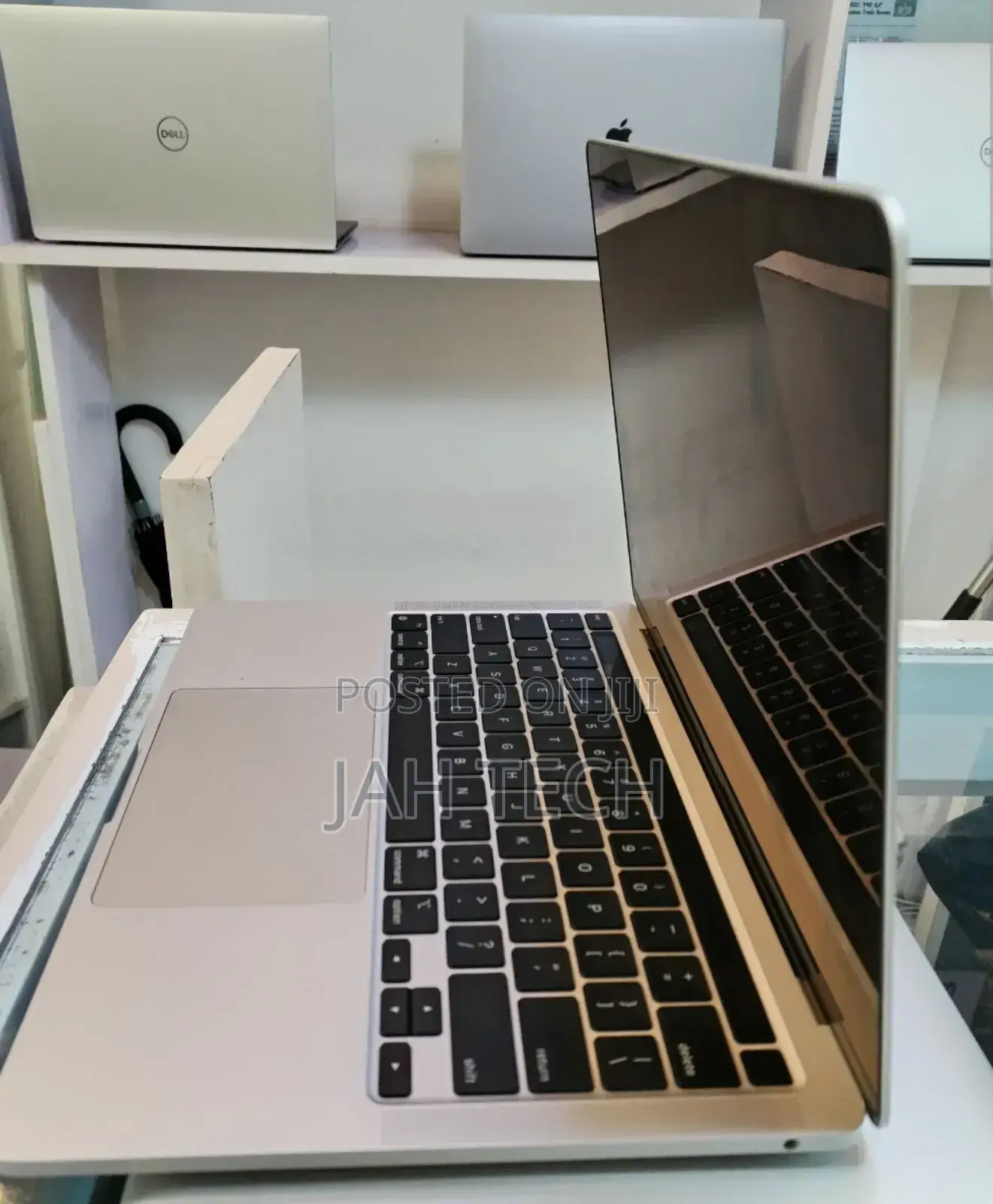 New Laptop Apple MacBook Pro M1 16GB Apple M1 Pro SSD 512GB