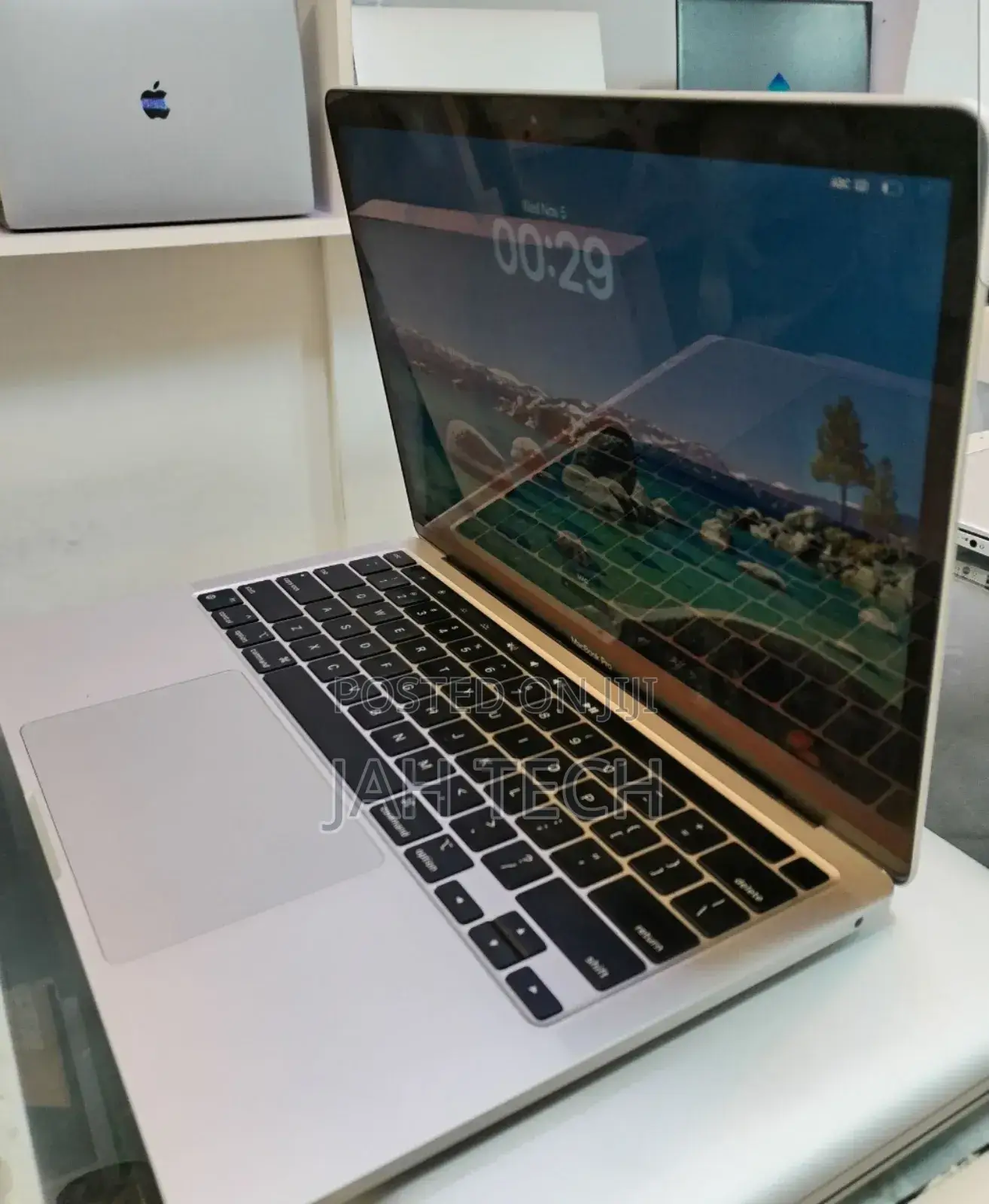 New Laptop Apple MacBook Pro M1 16GB Apple M1 Pro SSD 512GB