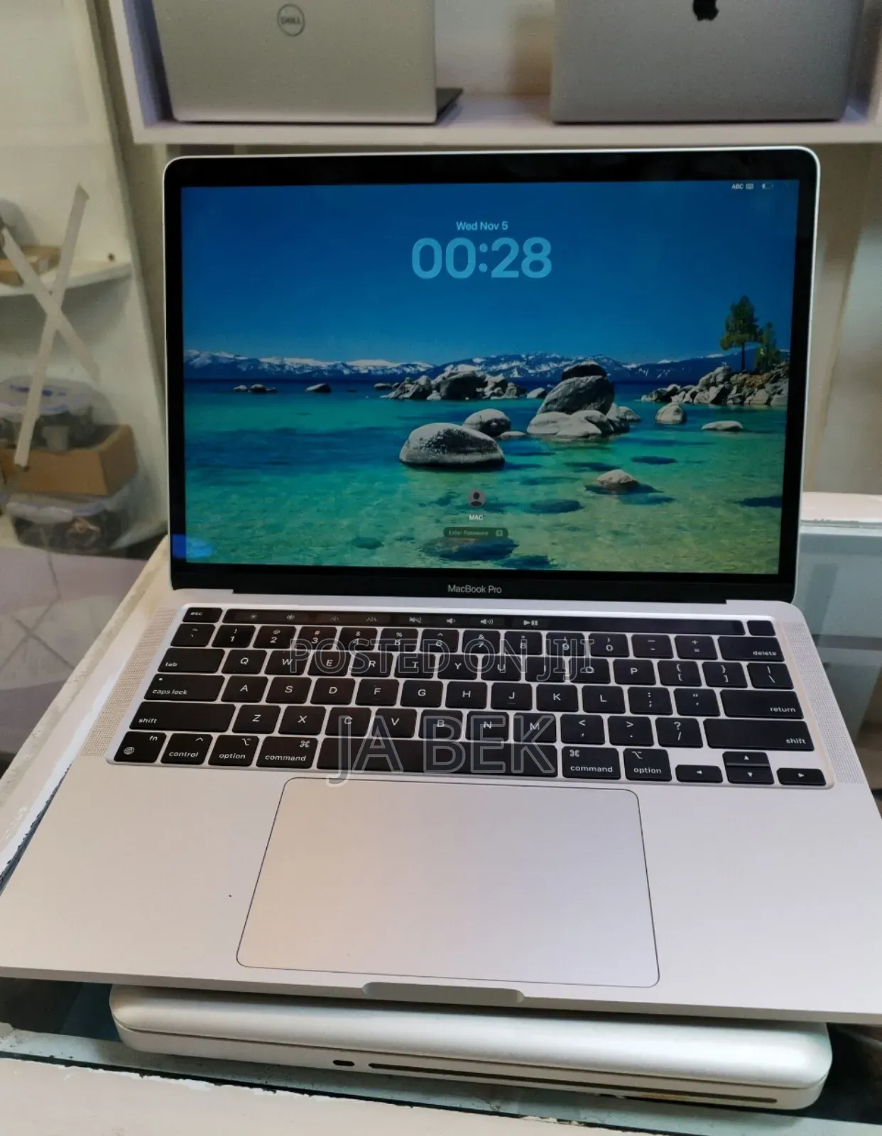 New Laptop Apple MacBook Pro M1 16GB Apple M1 Pro SSD 512GB