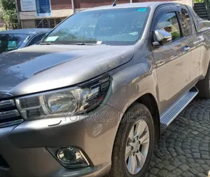Toyota Hilux 2019 Gray