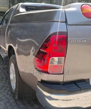 Toyota Hilux 2019 Gray