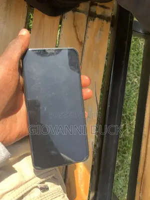 Photo - Apple iPhone XS Max 64 GB Gold