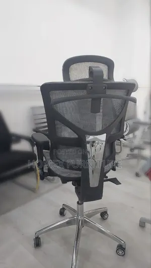 High-Back Ergonomic Office Chair – Supportive Stylish