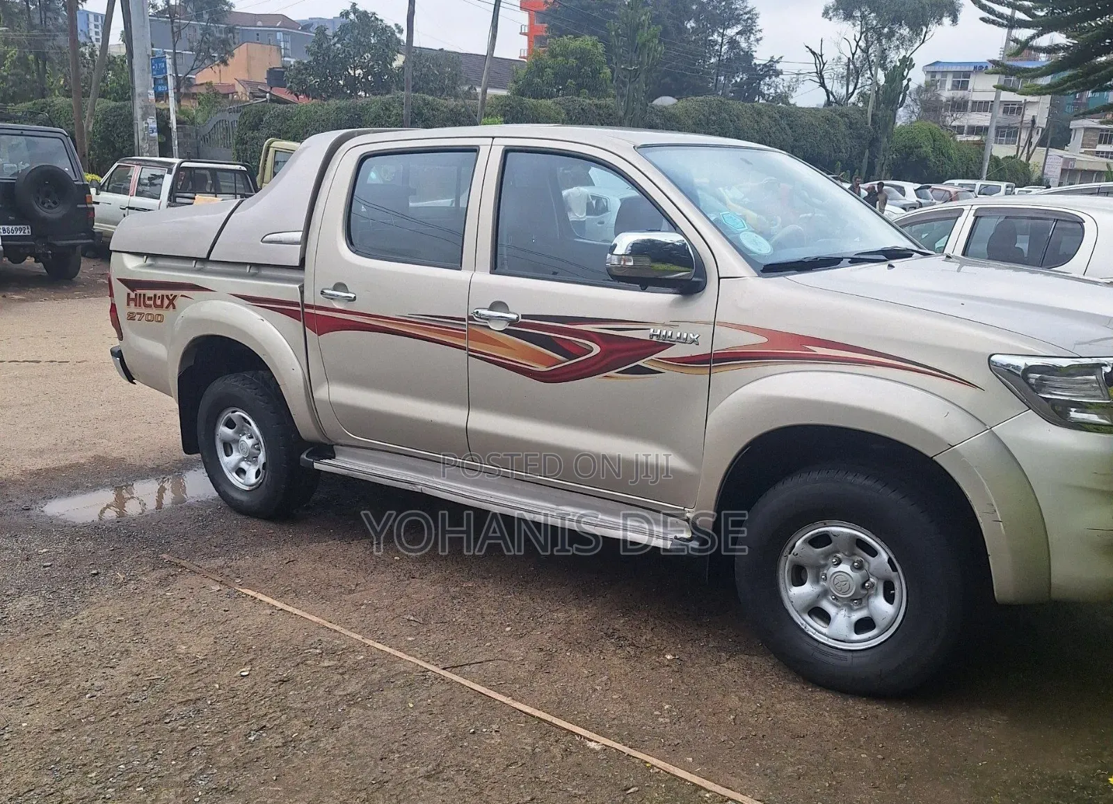 Toyota Hilux 2013 Gray