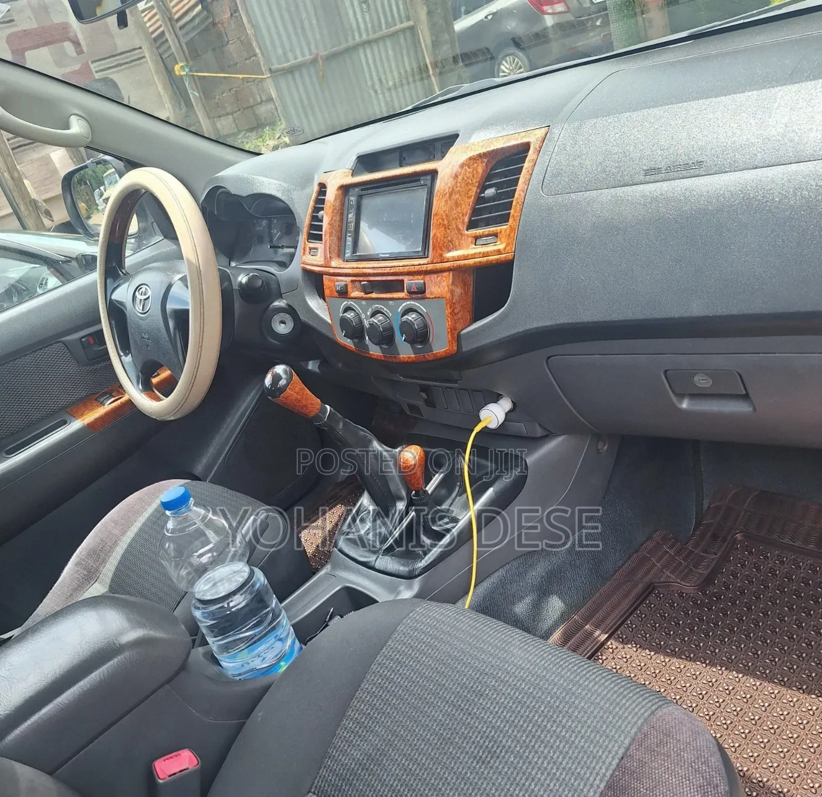 Toyota Hilux 2013 Gray