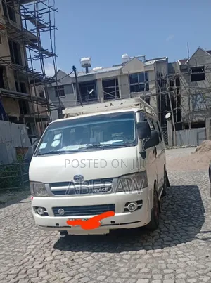 Photo - Toyota Granace 2019 White