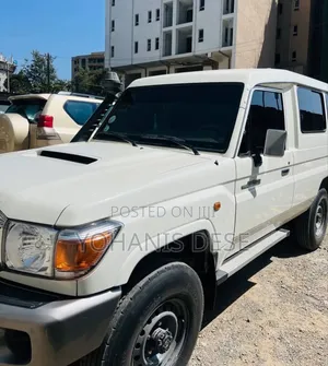 Toyota Land Cruiser 2018 White