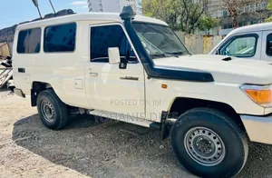 Toyota Land Cruiser 2018 White