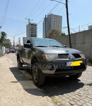 Mitsubishi L200 2007 Silver