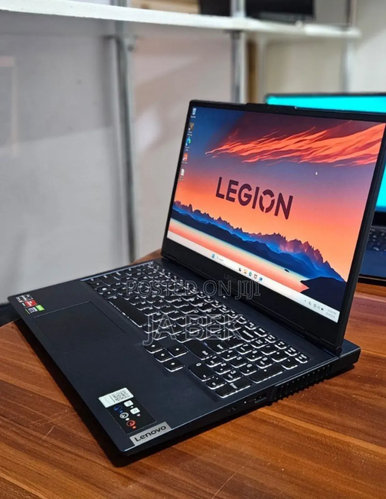 New Laptop Lenovo Legion 5 16GB AMD Ryzen 5 SSD 512GB