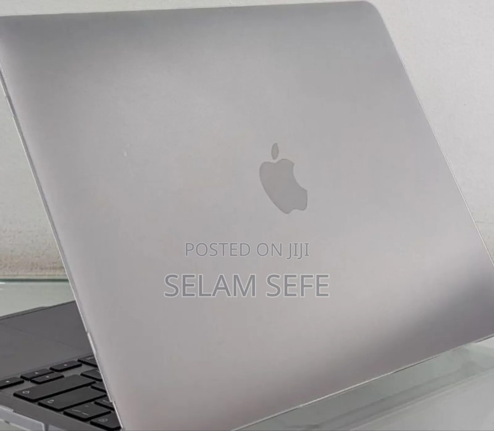 New Laptop Apple MacBook Pro 2022 M2 8GB Apple M2 SSD 256GB