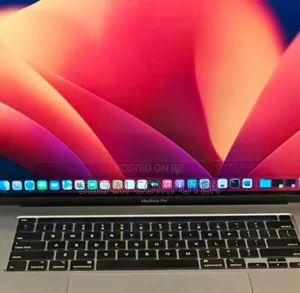 New Laptop Apple MacBook Pro 2019 16GB Intel Core I7 SSD 512GB
