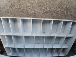 Photo - ሼልፍ ለልብስ፣ ለመድሃኒት ቤት ። ለተለያየ አገልግሎት ሊውል የሚችል ።