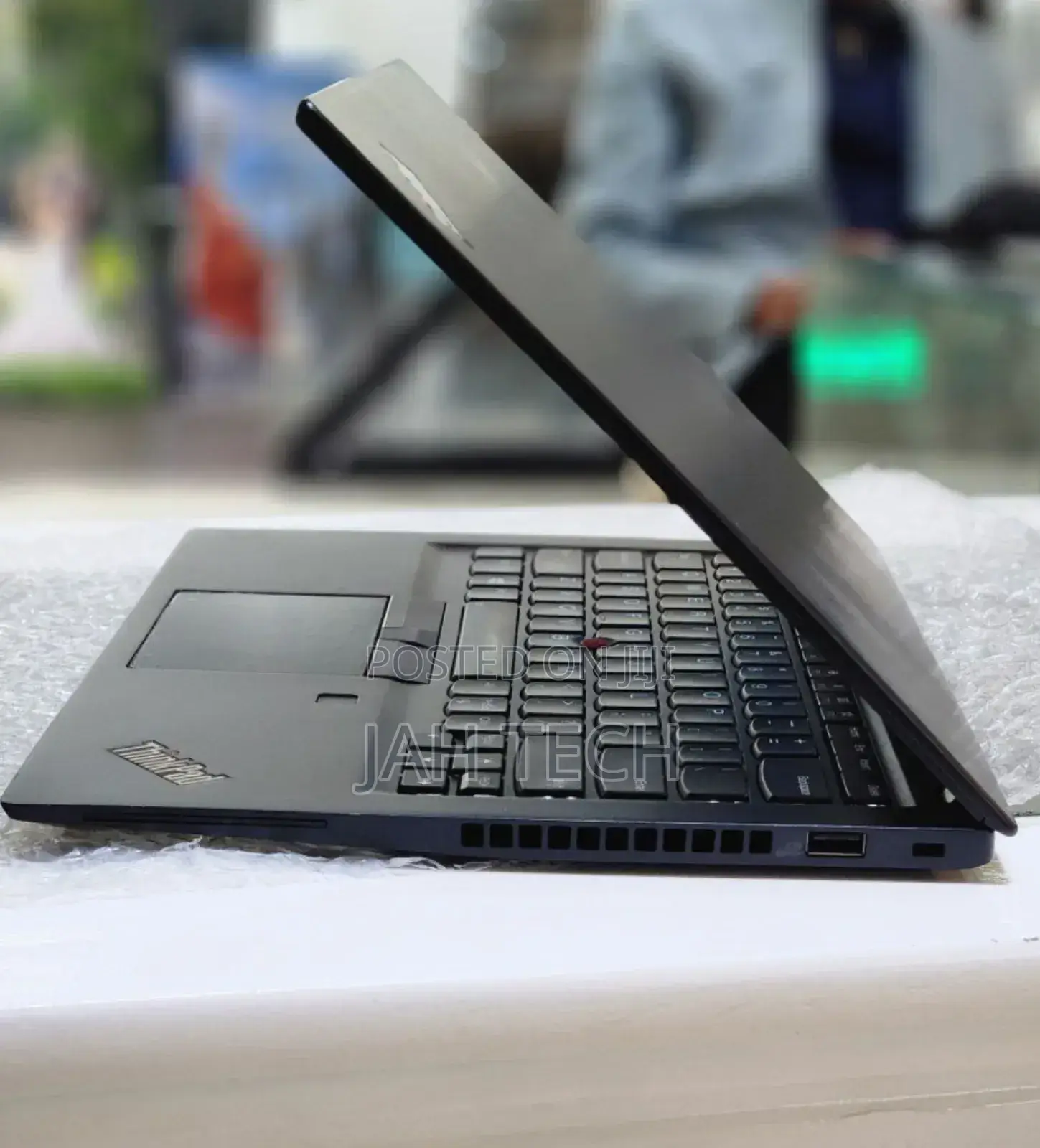 New Laptop Lenovo ThinkPad T495s 16GB AMD Ryzen 7 SSD 512GB