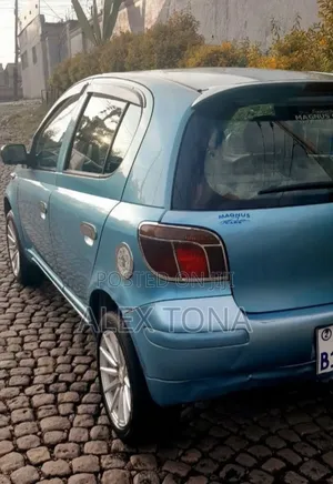 Toyota Vitz 2002 Blue