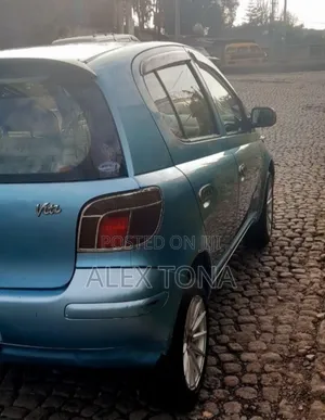 Toyota Vitz 2002 Blue